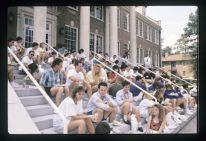 Students eating on steps of Flanagan Hall